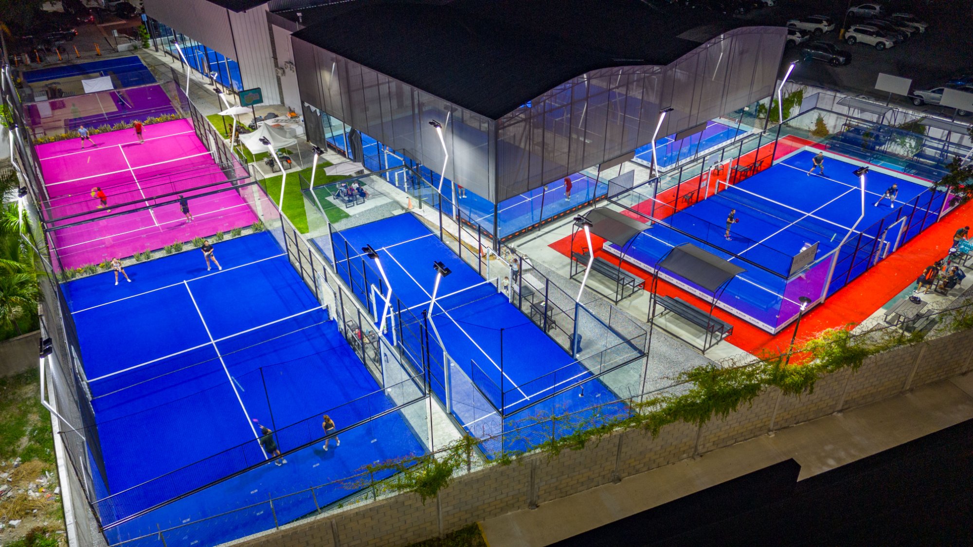Canchas de pádel panorámicas construidas por Padel Center México — construcción de canchas de pádel profesionales